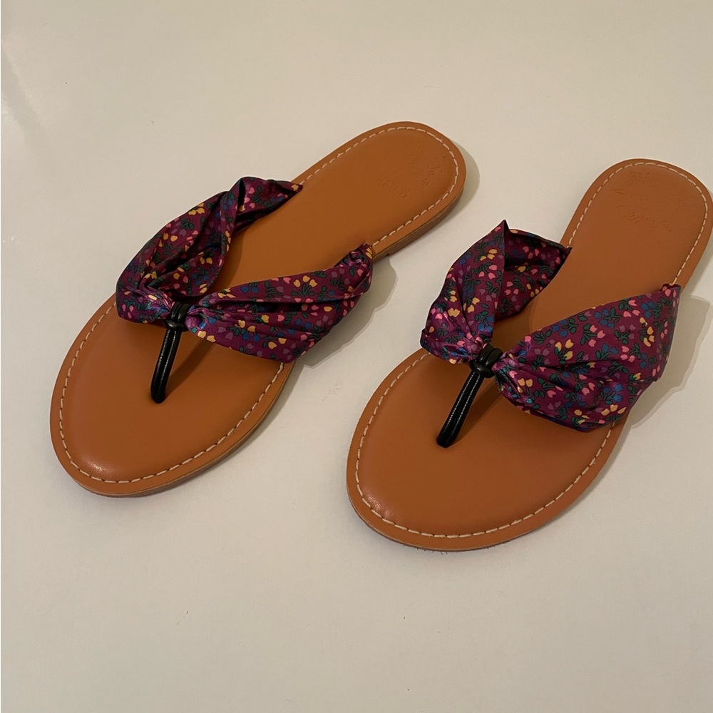 Matilda Jane size 7 flip flops VVGUC (worn twice)